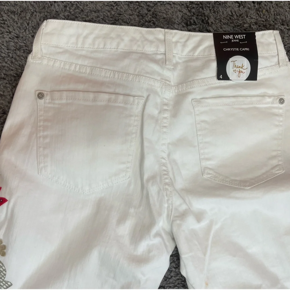 Nine West white cotton floral embroidery chrystie capri jeans women’s size 4 - Picture 5 of 17